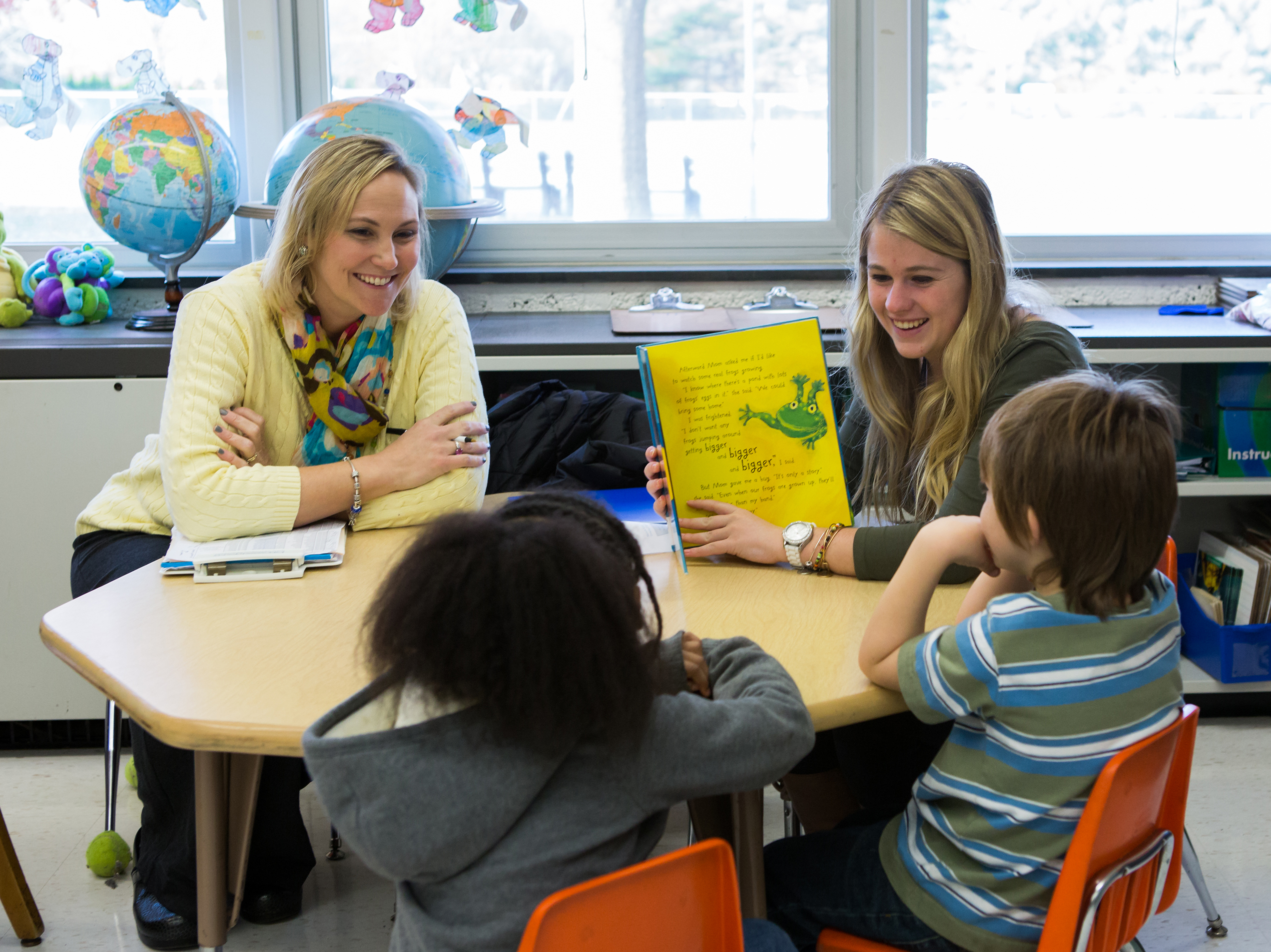 UD Teacher Candidates working with students